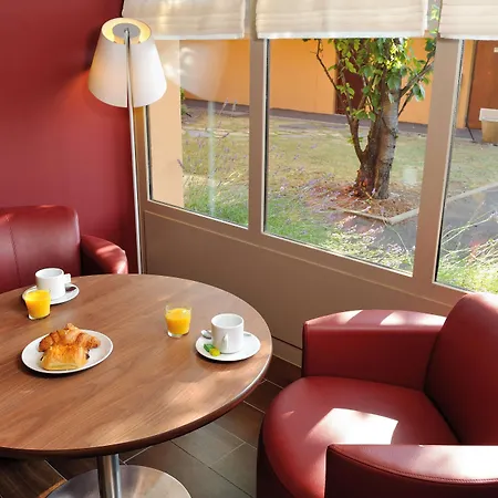 Hotel Campanile Clermont-ferrand ~ 3*
